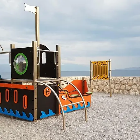 Ane Novi Vinodolski
